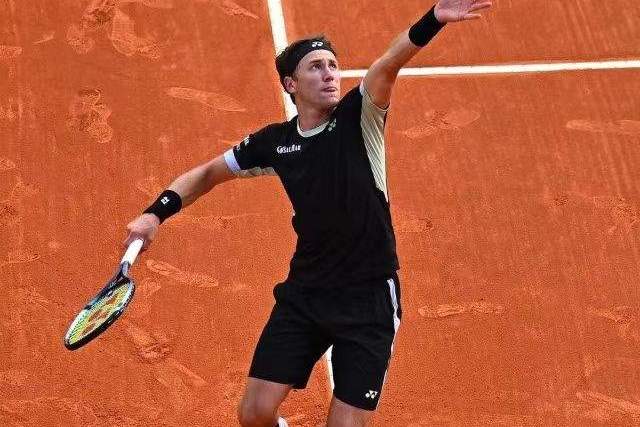 开云APP-希腊田径运动员展示出色表现