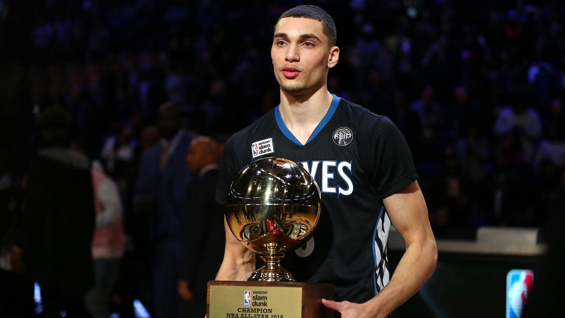 霍勒迪化身防守奇才，铁锁横江终结老鹰飞翔