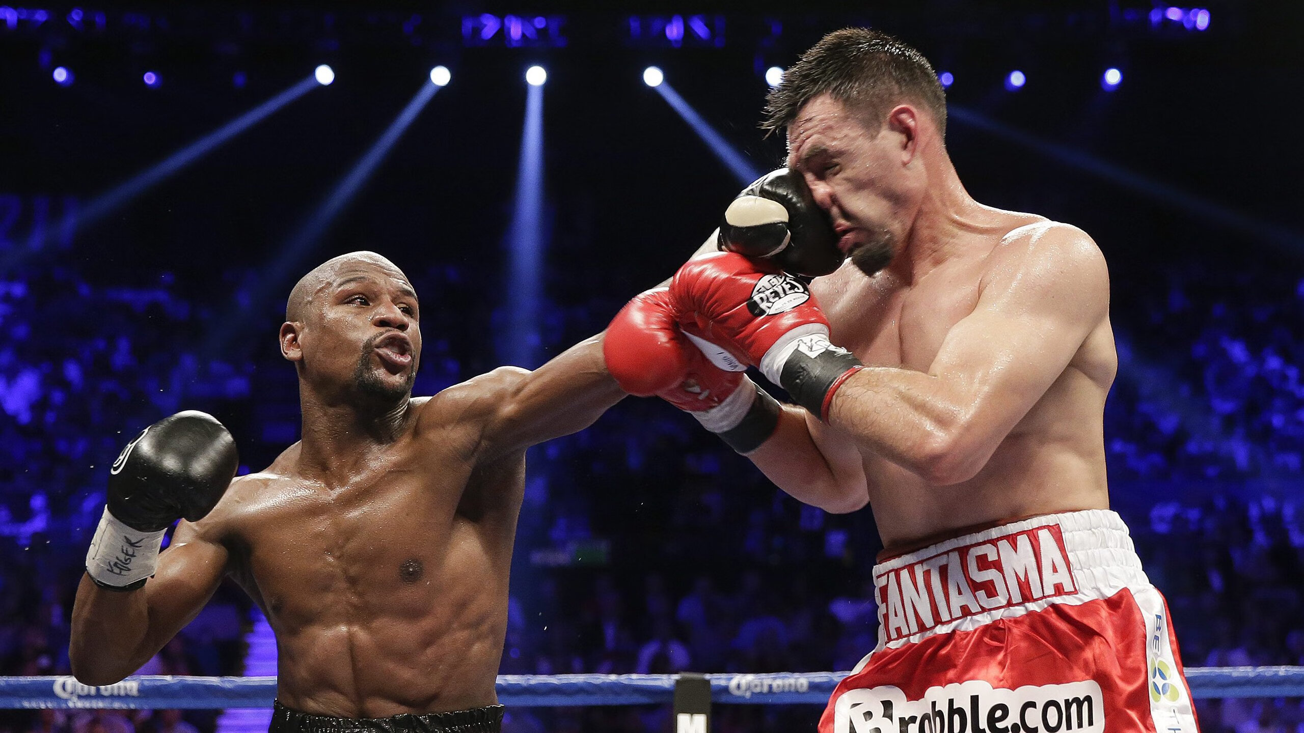 绝杀时刻，佩雷兹领衔红牛力压法拉利，索伯车队策略失误痛失良机